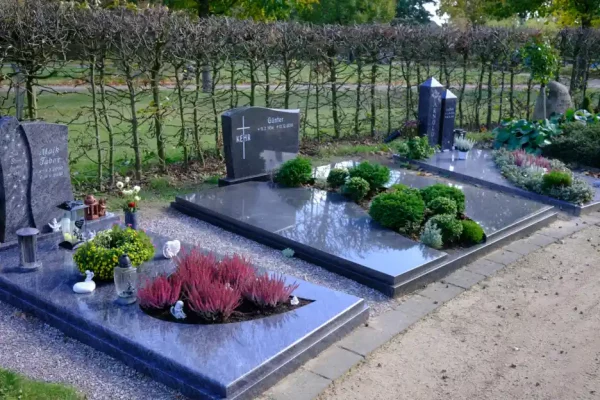 Erdwahlgrab in besonderer Lage auf dem neuen Friedhof Reppenstedt