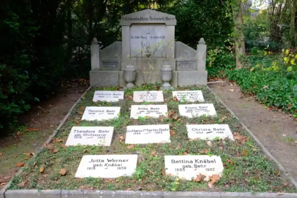 Familiengrab auf dem Lüneburger Zentralfriedhof