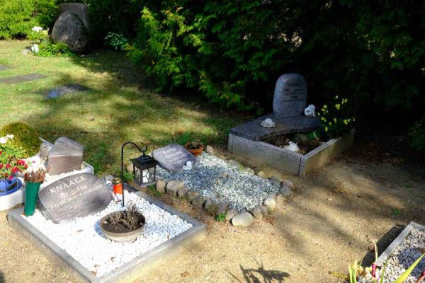 Urnenwahlgrab auf dem Friedhof Oerzen