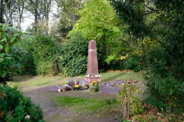 Urnenreihengrab Waldfriedhof Lüneburg